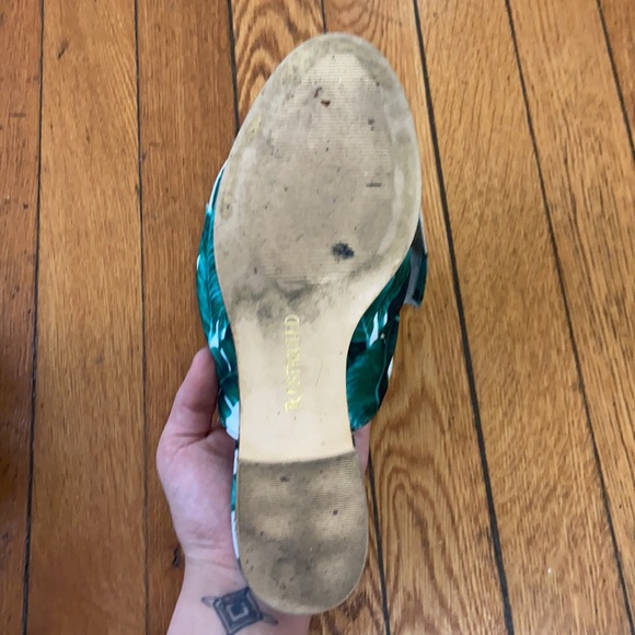 Restricted Switch Over Green Slip Ons - Picture 4 of 7